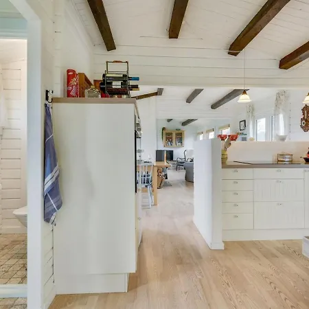 Holiday home Ylvie - 150m From The Sea In Funen By Interhome Frorup